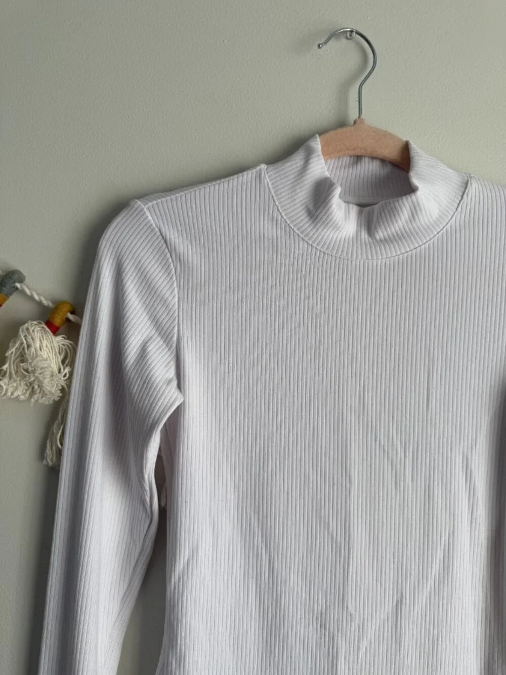 Alo Yoga Wellness White Mock Neck Ribbed Knit Long Sleeve Top Basics Layering S
